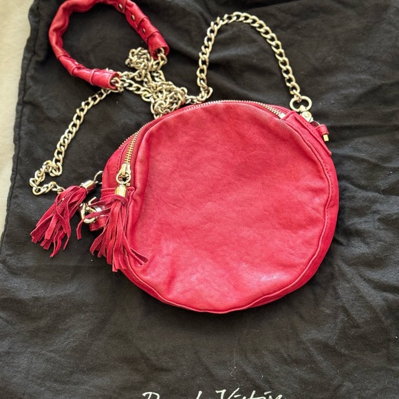 Pour La Victoria round crossbody bag - Picture 2 of 9